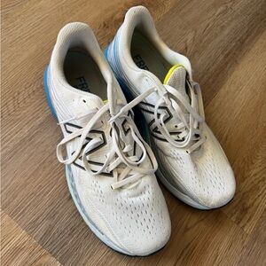New balance running shoes size 11